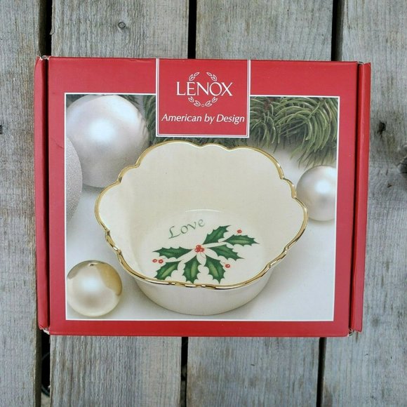 LENOX Holiday Round Fluted Dish Candy Bowl 24k gold Holly - Picture 1 of 7